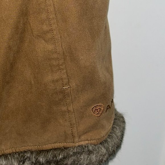 Ariat vegan suede/faux fur wrap vest w/tie sz XS NWOT - Picture 3 of 9